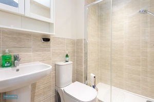 En-suite- click for photo gallery